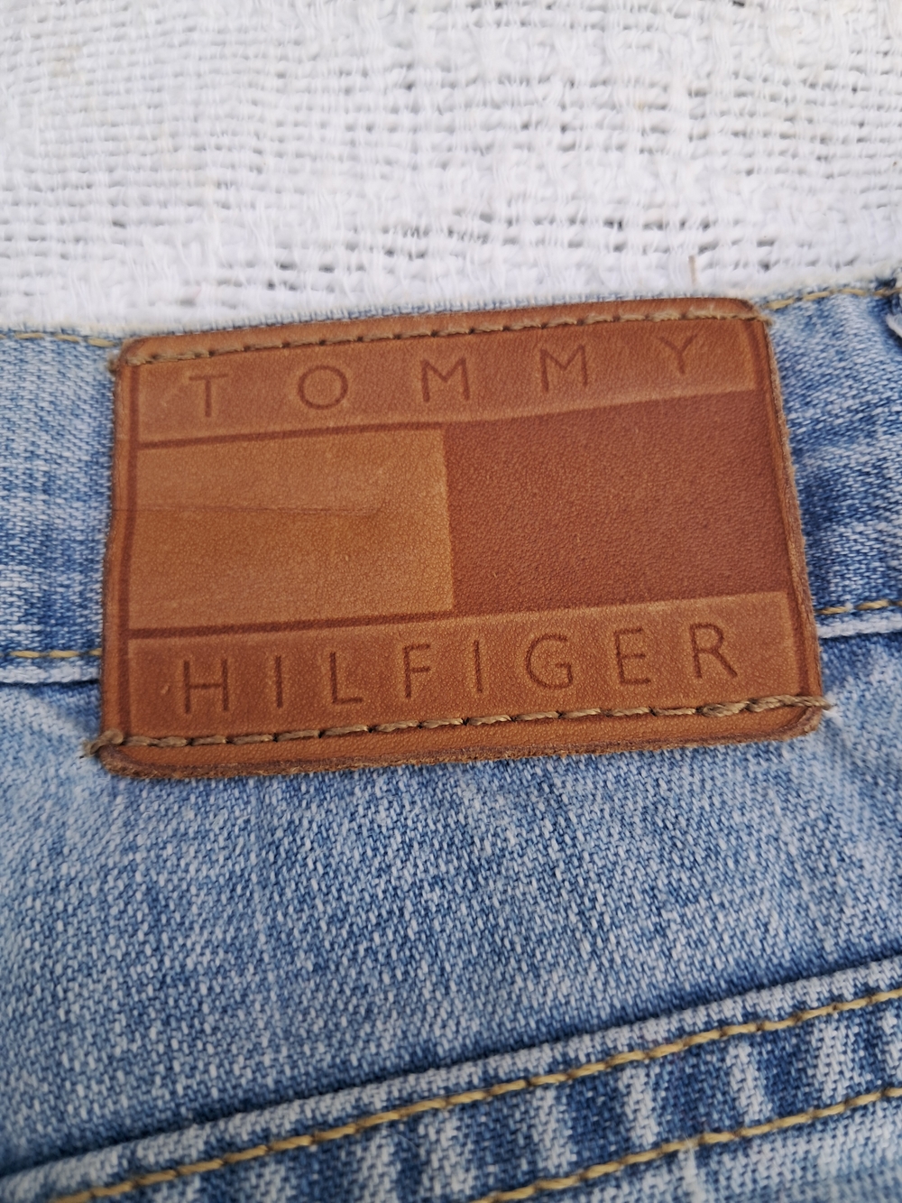 Y2K Tommy Hilfiger Women's Light Blue Cropped Length Denim Jeans